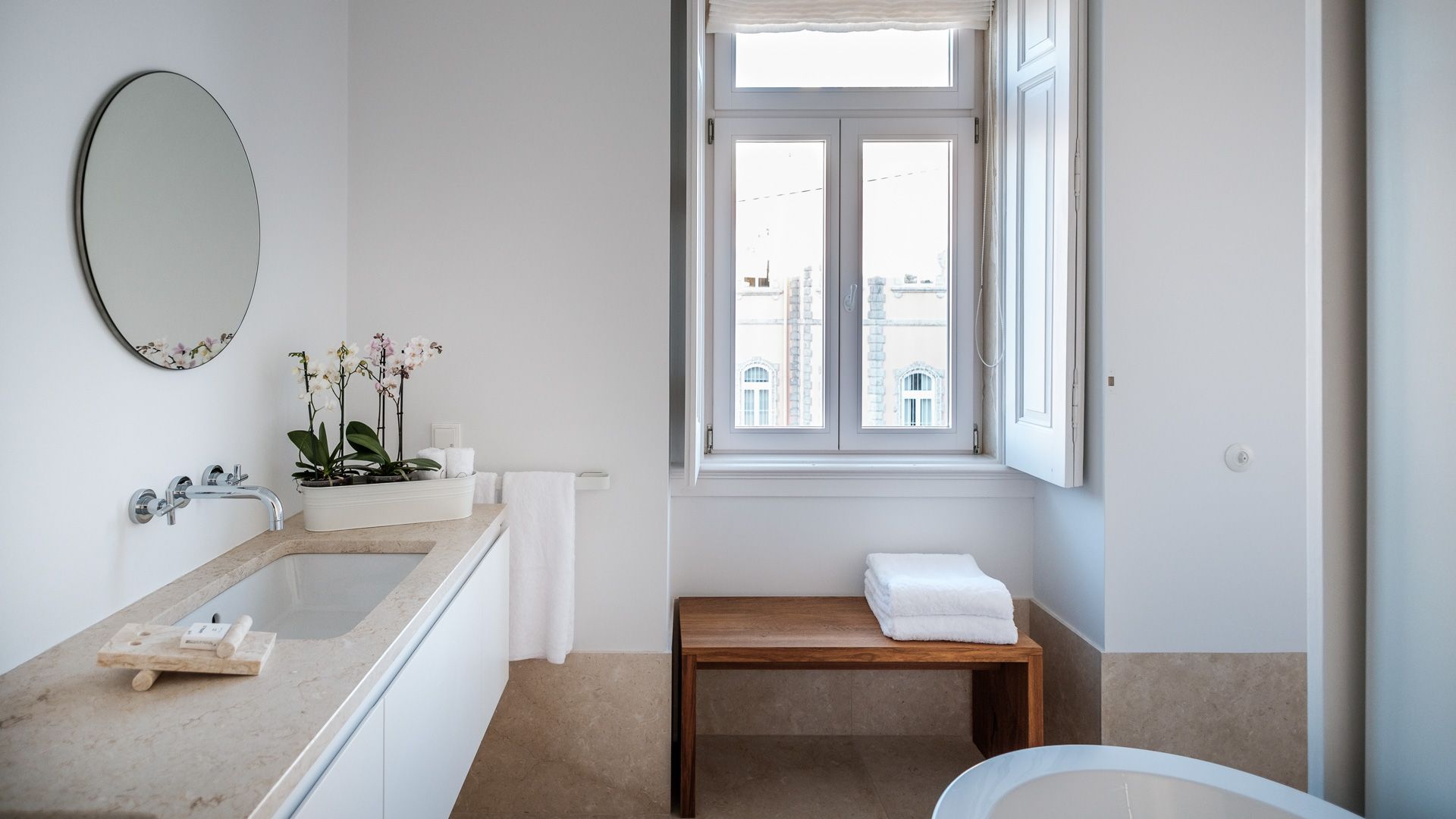 Villa Laura – luxury villa in Lisbon, Portugal – image 18